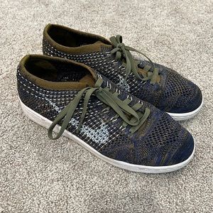 Nike Tennis Classic Ultra Flynit “Olive and Navy” size 8.5